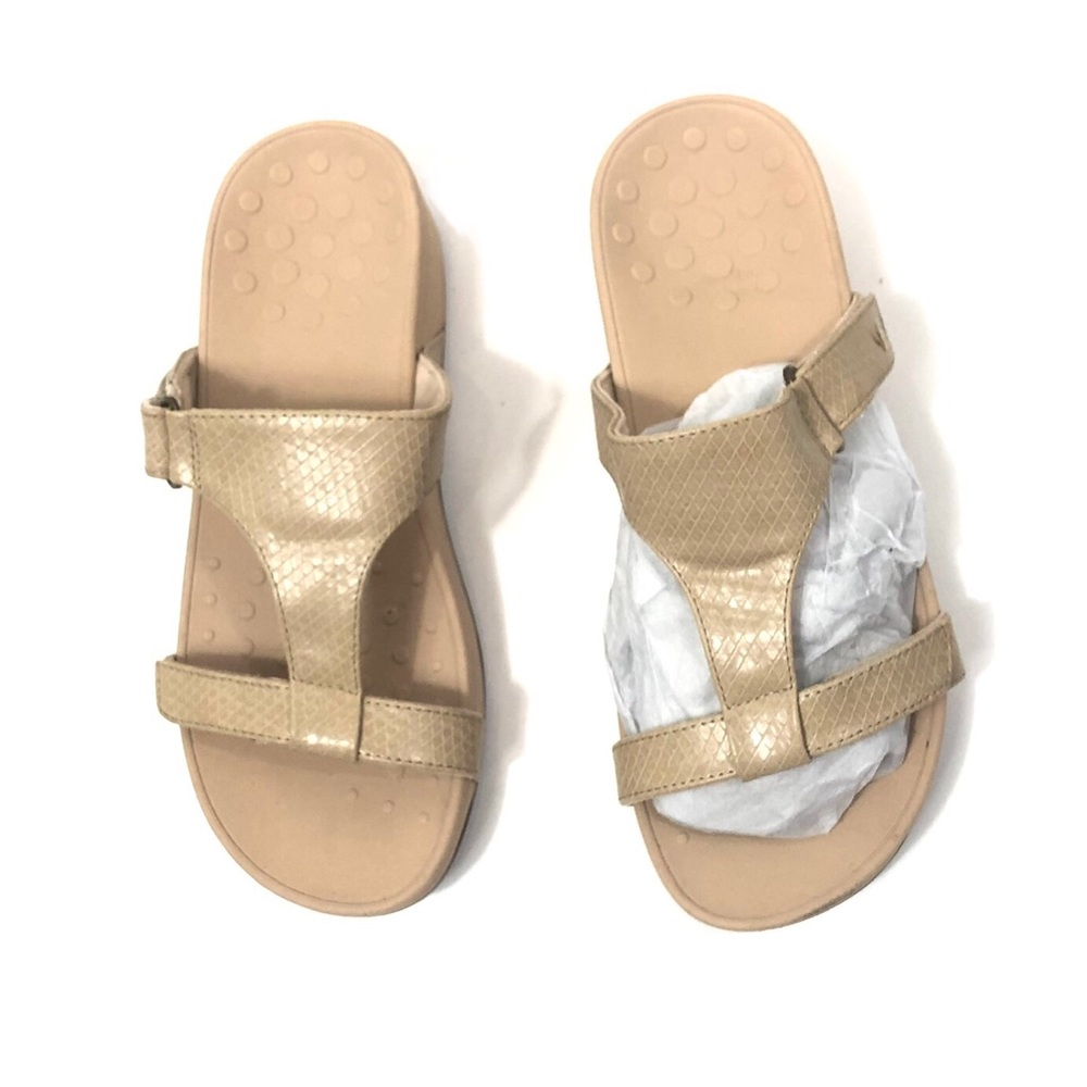 NWOT Vionic Pacific Ellie Snake Oat Sandals